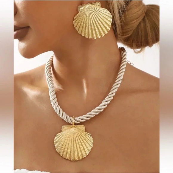 Anthropologie Seashell Gold Cream Rope Chain Earrings Necklace Set - Picture 1 of 12